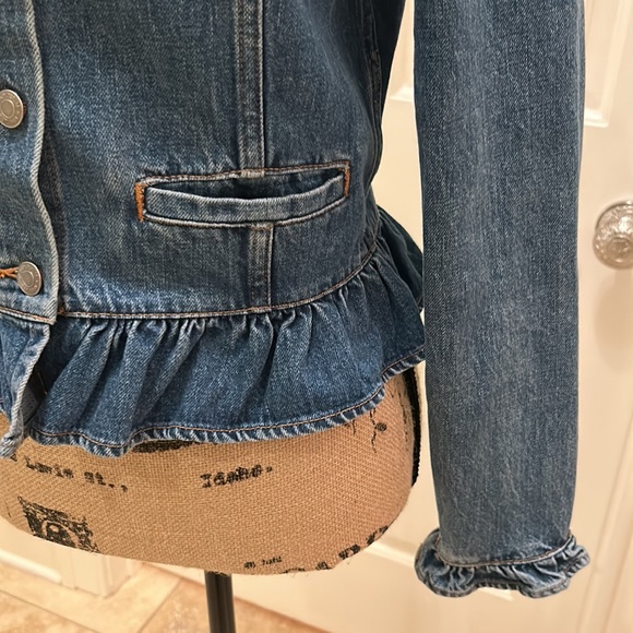 GAP Jean Jacket with Stand Up Collar and Ruffle Detailing Small - Picture 4 of 9